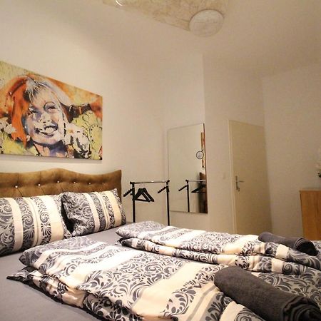 Private Double Bedroom Rf2 Wenen Buitenkant foto